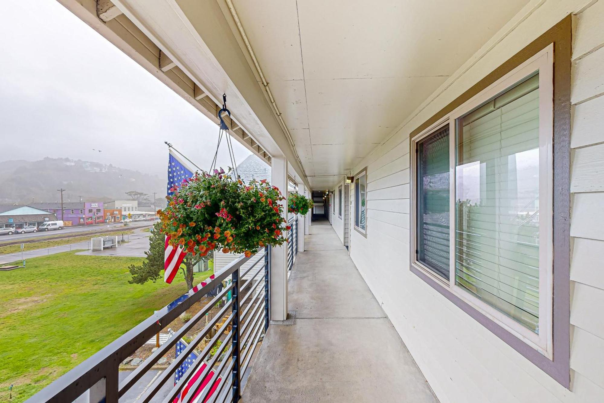 ​Rock Creek Inn Vacation Condos Rockaway Beach Room photo